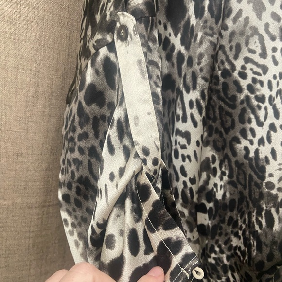 Davi & Dani Monochrome Animal Print Blouse - Picture 4 of 7